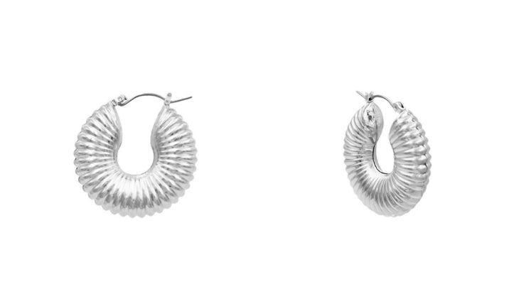 Medium Ribbed Puff Hoop Earrings